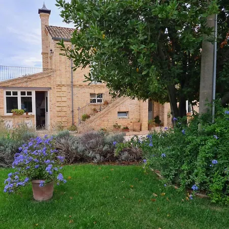 Villa Elegant And Cosy Country Villa With Large Garden