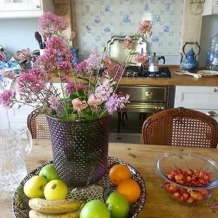 Elegant And Cosy Country Villa With Large Garden Villa