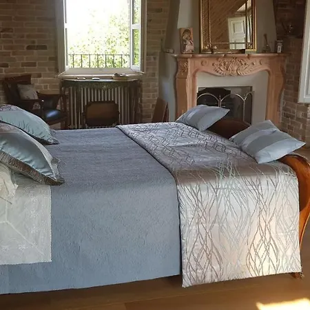 Elegant And Cosy Country Villa With Large Garden